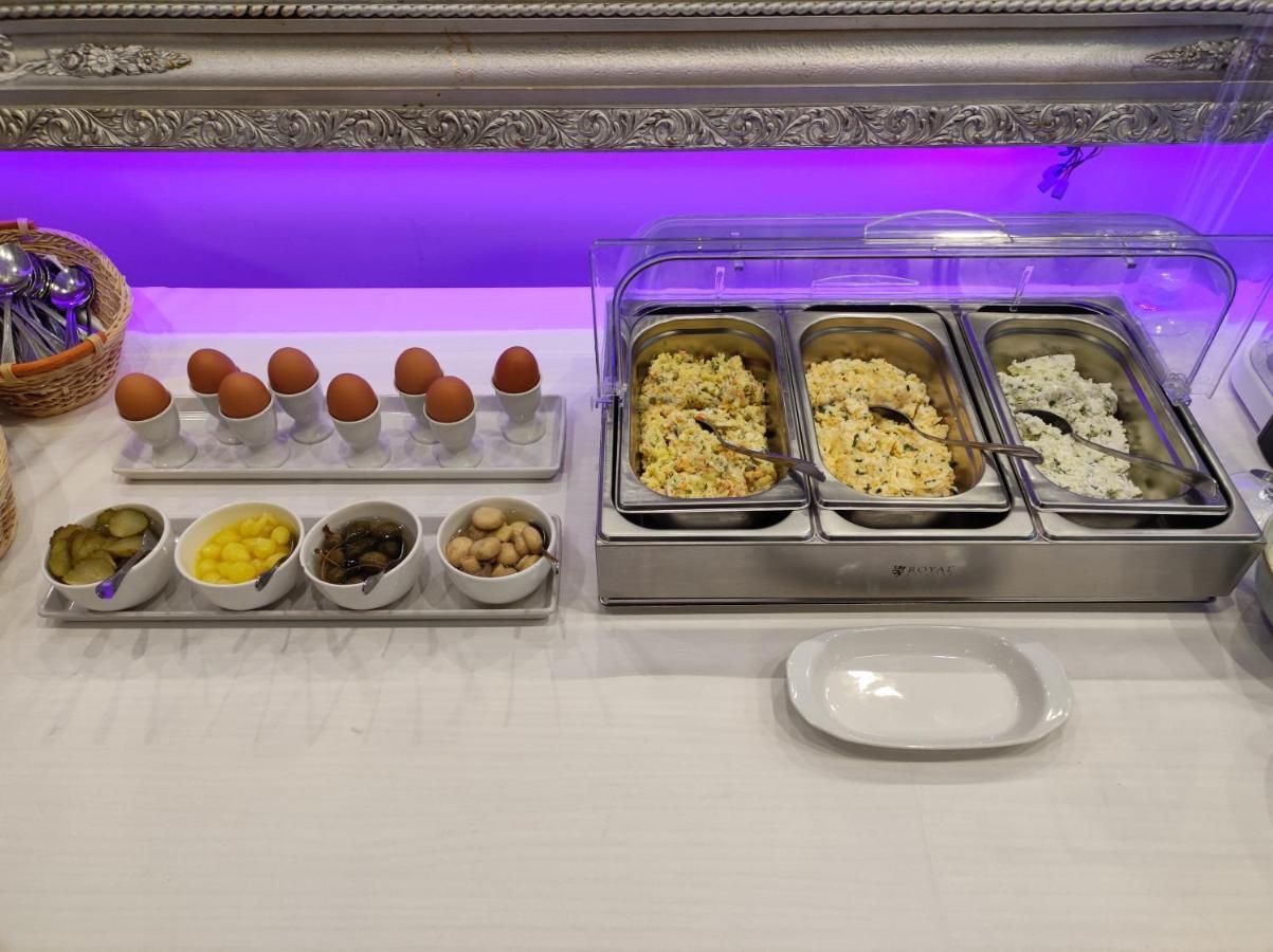 Bialy Dom Henlex Restauracja 3*