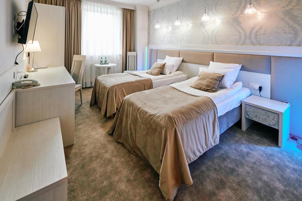 Hotel Bialy Dom Henlex Restauracja