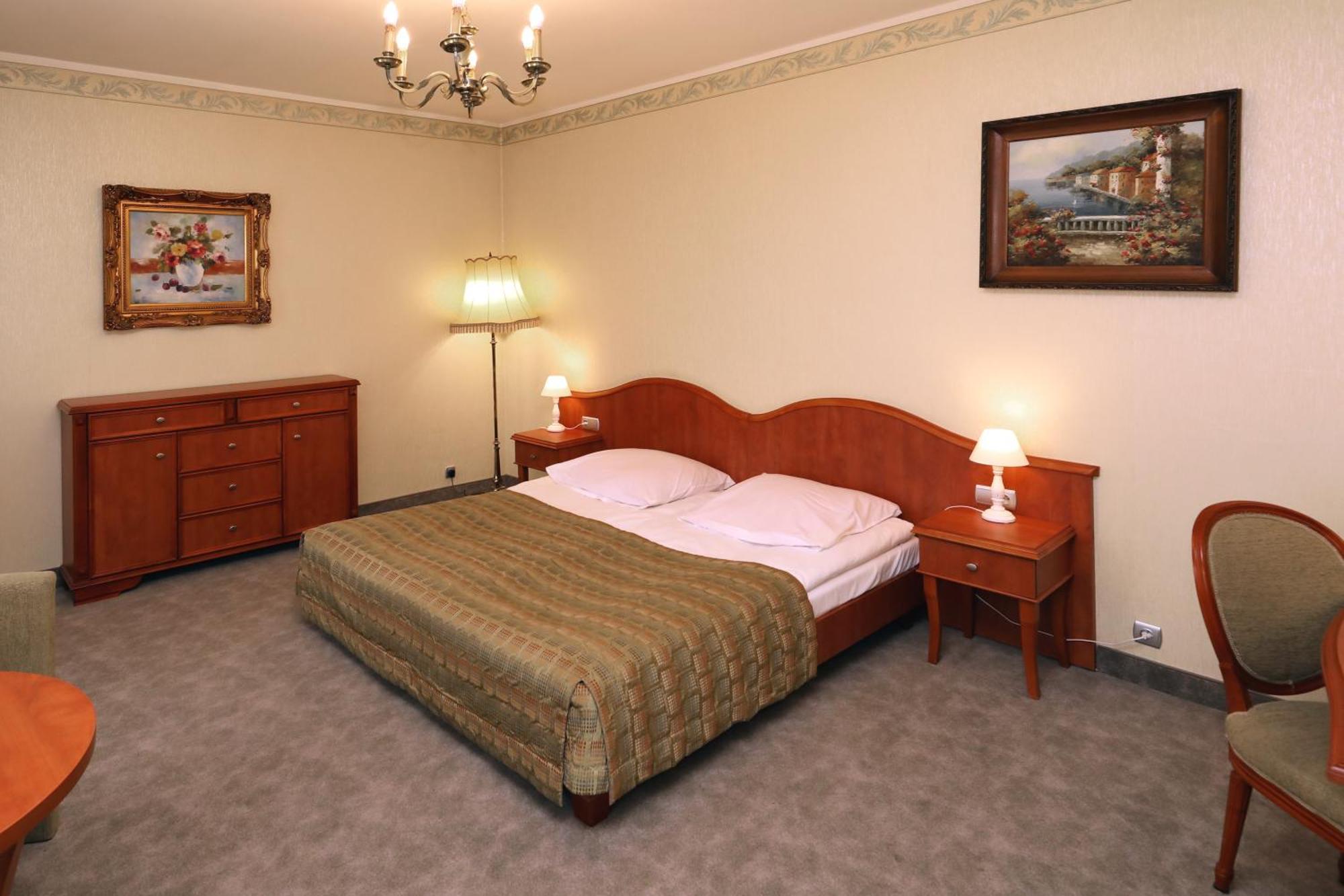 Hotel Bialy Dom Henlex Restauracja Poznan