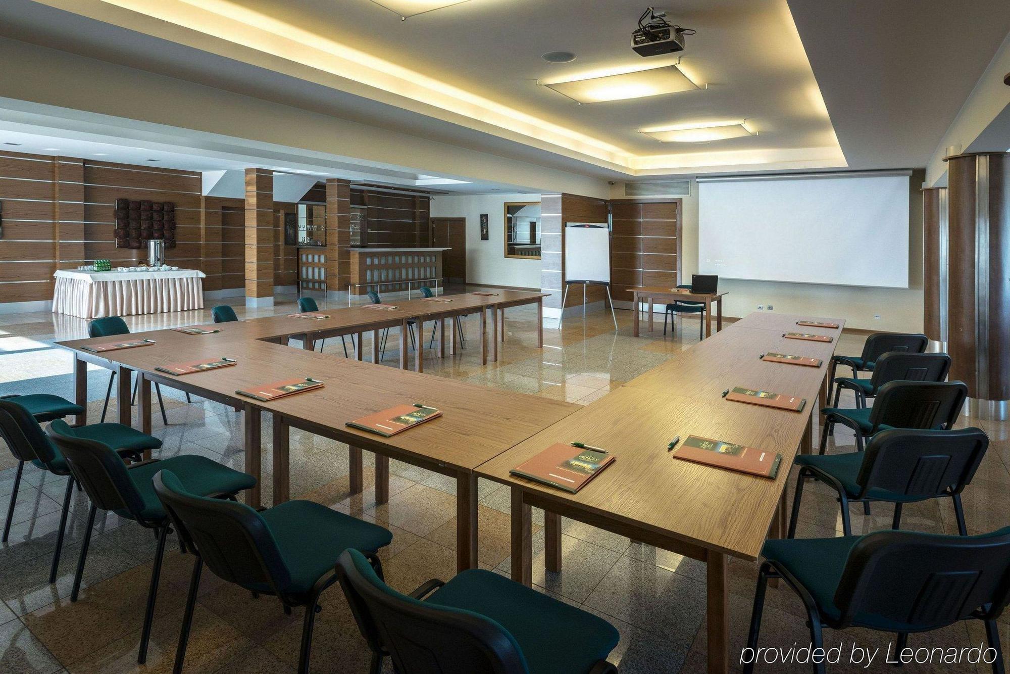 Hotel Bialy Dom Henlex Restauracja 3*