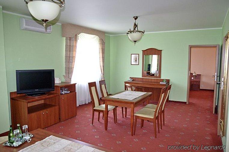 Hotel Bialy Dom Henlex Restauracja