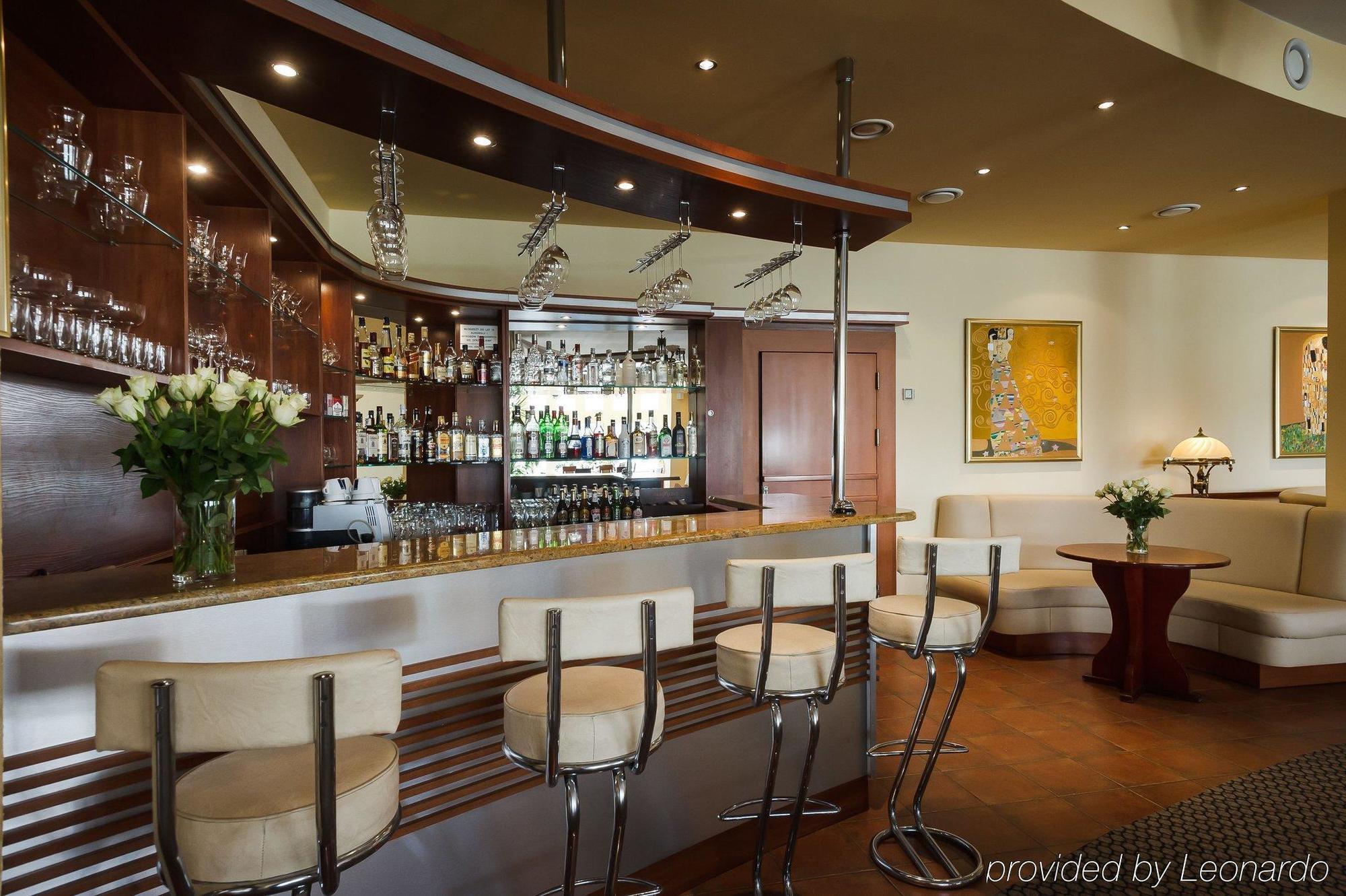 Hotel Bialy Dom Henlex Restauracja